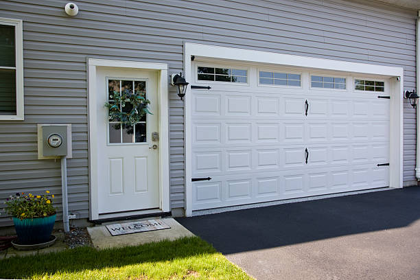 24/7 Emergency Garage Door Panel Replacement experts in Burlington, VT